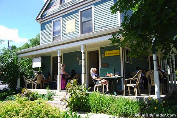 Three-Sisters-Cafe-in-Broad-Ripple-Village-in-Indianapolis-Indiana-540